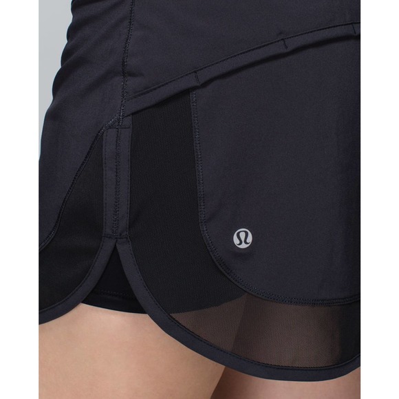 Lululemon Hotty Hot Skirt Skort Shorts Black 4 Way Stretch Women's Size 2 H14792 - Picture 12 of 16